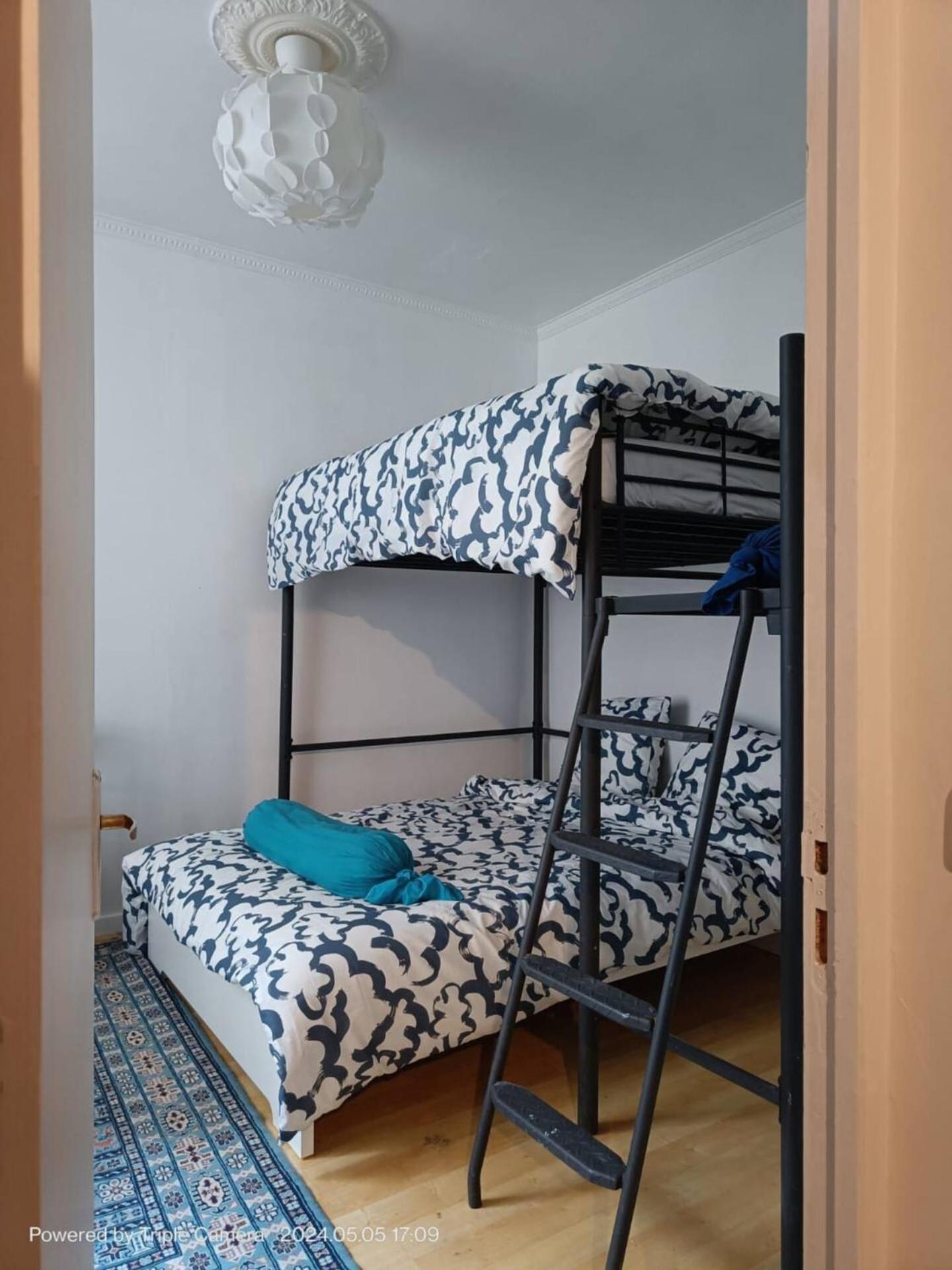 Cozy And Nice Homestay Room - Chambre D'Hote Paris Bagian luar foto